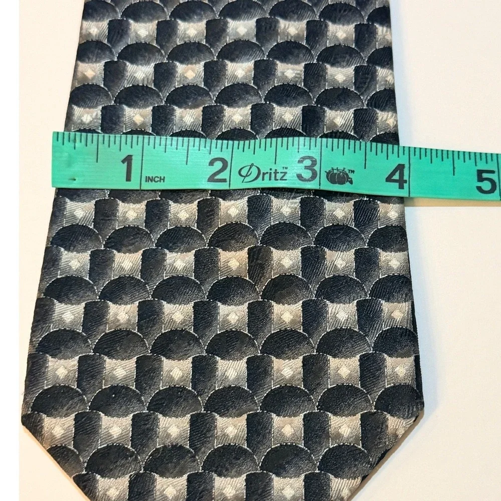 Roundtree & Yorke Silk Tie Black Silver‎ Geometric Hand Sewn Professional